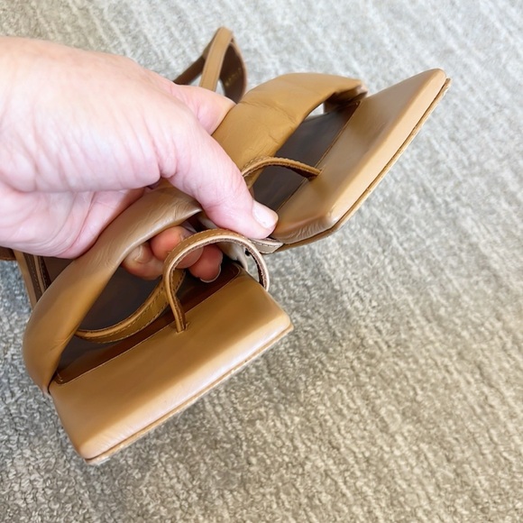 ALOHAS Leather Asymmetric Strappy Mid-Heel Sandal - Picture 9 of 11